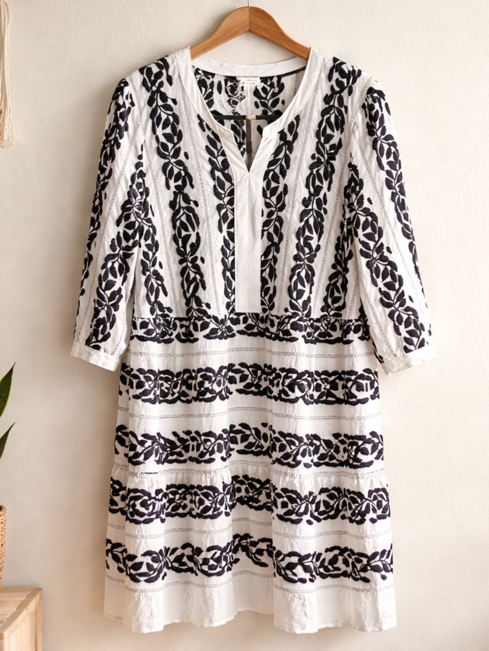 fig and flower White and Black Midi Dress
Boho Style. 3/4 length Sleeve Size 2X